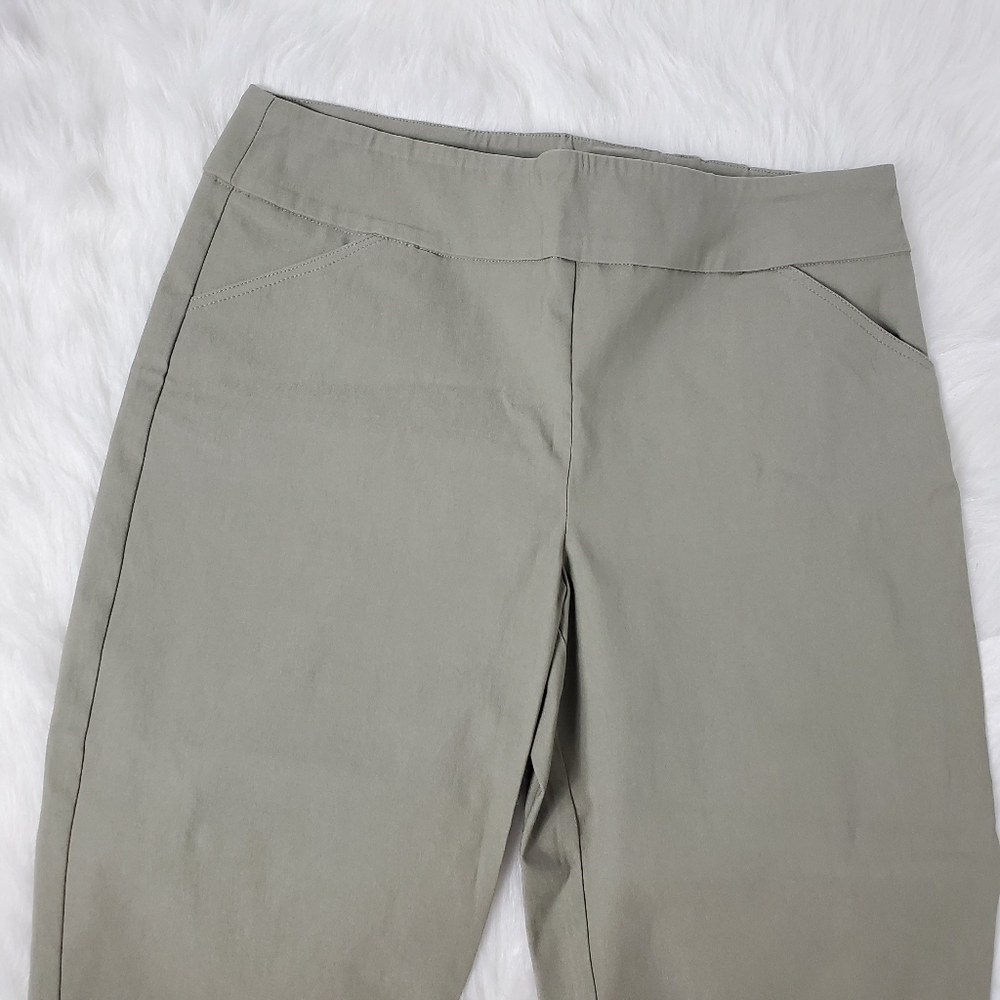 Patchington Olive Green Capri With Button Detail - image 6